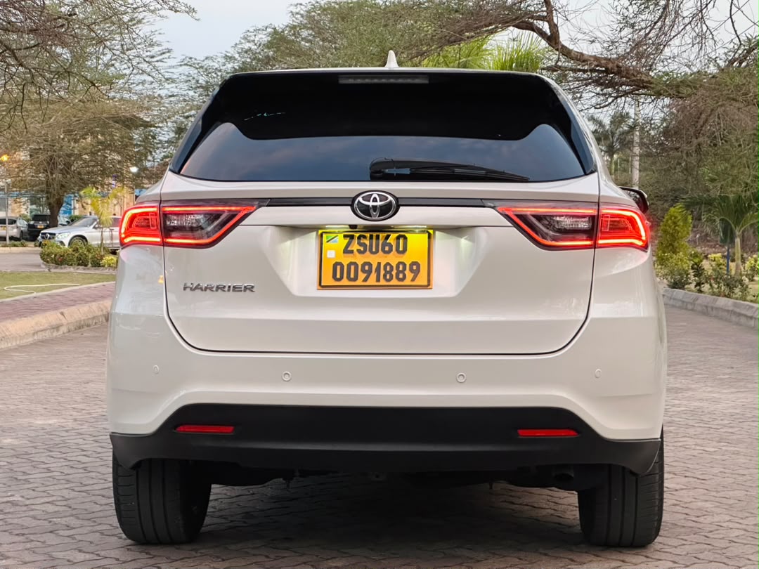 TOYOTA HARRIER thumbnail 8